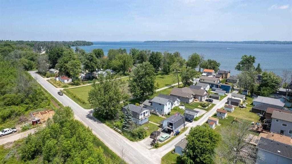 Detached House sold at 1072 Gardner Place, Innisfil, Ontario, L0L 1K0 - Churchill - MLS: N6035935