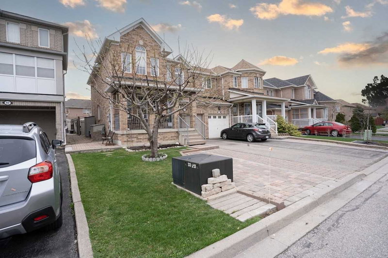 88 Mainland Cres, Vaughan, L6A 3G4 | Image 2