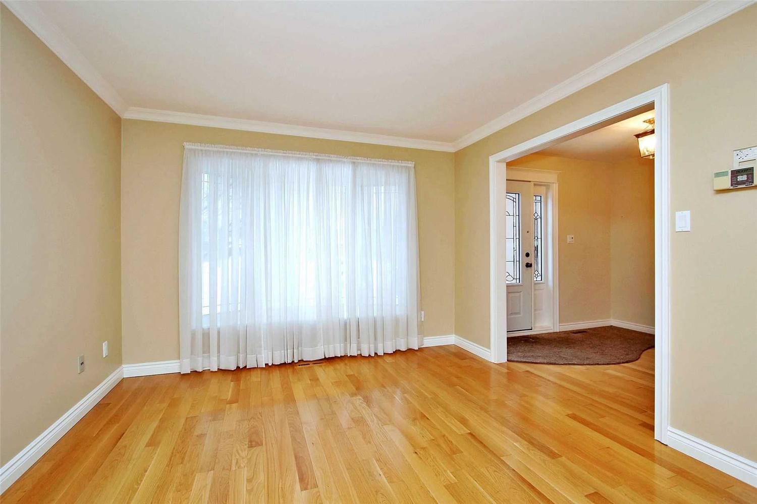 Listing Image 7