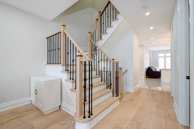 109 Alex Campbell Cres, King, L7B 0C1 | Image 2