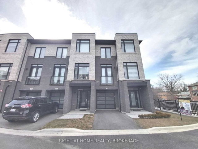 24 Howick Lane