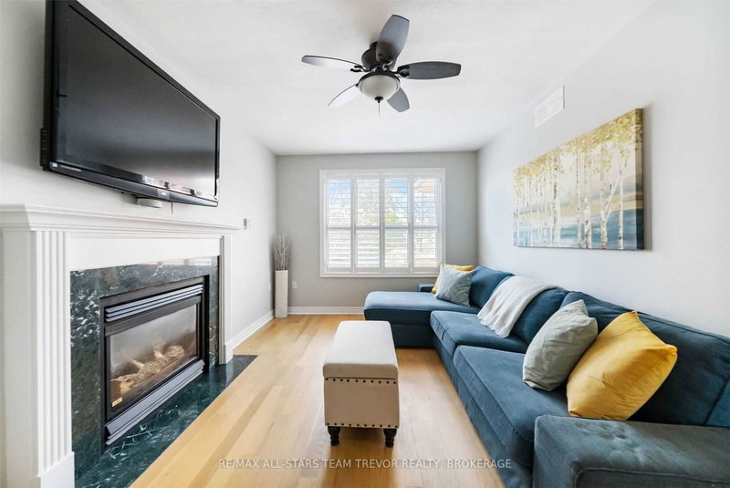 6 Amberview Dr, Georgina, L4P 3X6 | Image 3