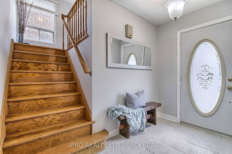 15 White Blvd, Vaughan, L4J 5Z4 | Image 3