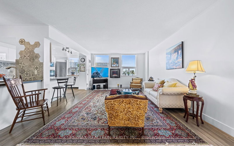 313 - 7398 Yonge St, Vaughan, L4J 8J2 | Image 3