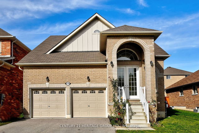 2300 Whitewood Crescent