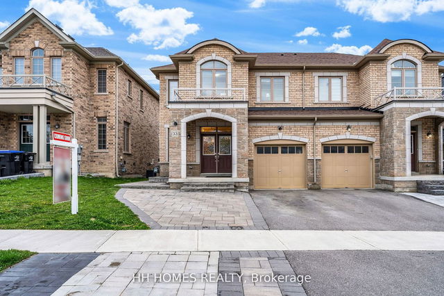 33 Inverness Way