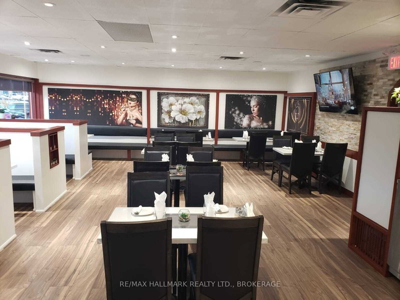 14 - 10620 Yonge St, Richmond Hill, L4C 3C8 | Image 3