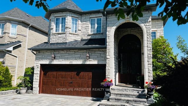 30 Bond Crescent