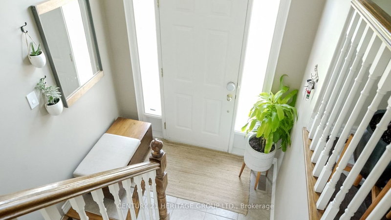 12 Smith St, Bradford West Gwillimbury, L3Z 3C9 | Image 2