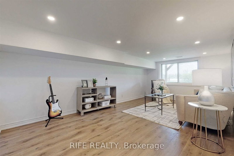 41 Connor Dr, Whitchurch-Stouffville, L4A 7X3 | Image 2