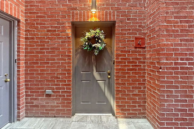 4 - 100 Arbors Lane