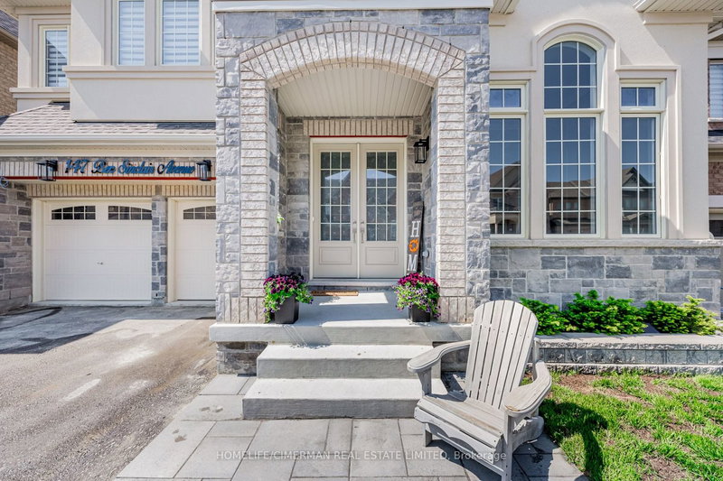 147 Ben Sinclair Ave, East Gwillimbury, L9N 0Z2 | Image 2