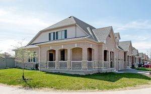 90 Kingsmere Crescent