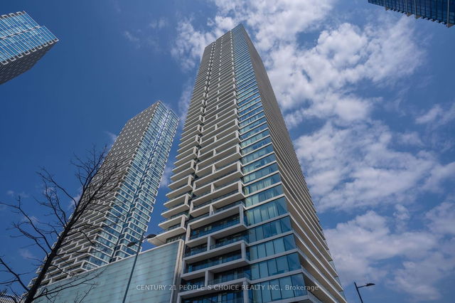 205 - 950 Portage Parkway