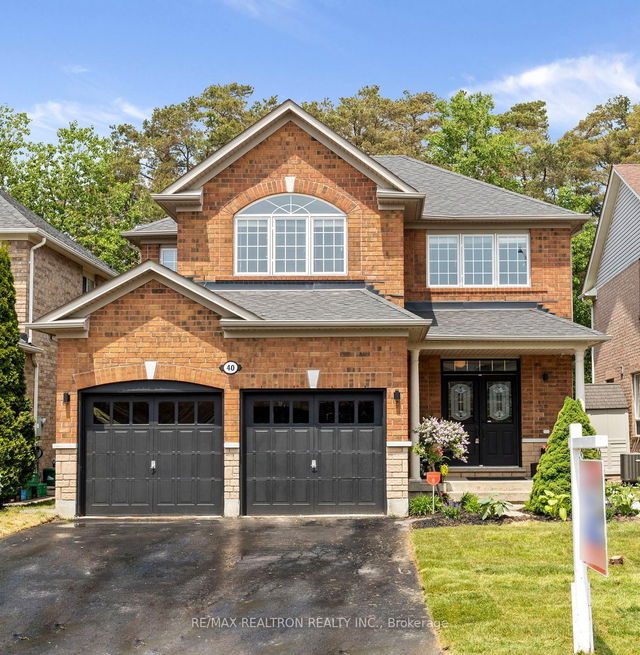40 Delphinium Avenue