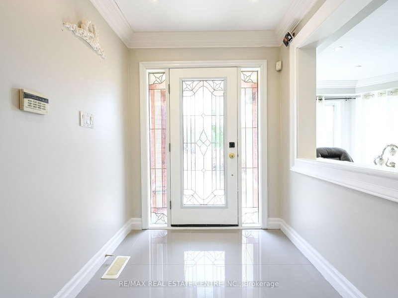 34 Royalpark Way, Vaughan, L4H 1J5 | Image 3