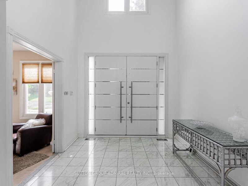 31 Vesta Dr, Richmond Hill, L4B 2M2 | Image 2