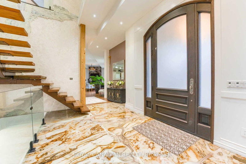 15 Glenview Heights Lane, King, L3Y 4V9 | Image 3