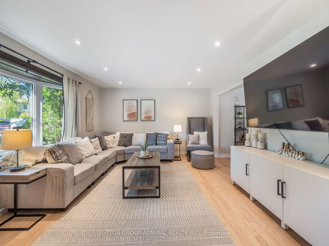 984 Jacarandah Drive