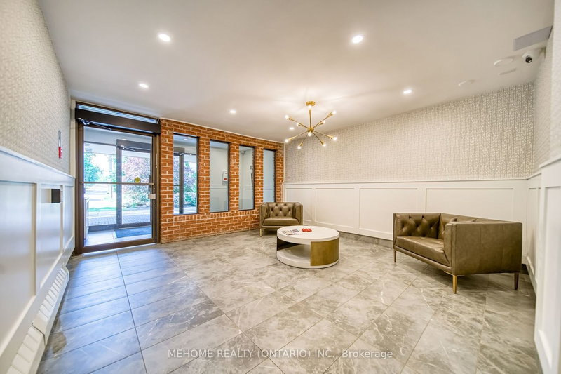 403 - 67 Richmond St, Richmond Hill, L4C 3Y3 | Image 2