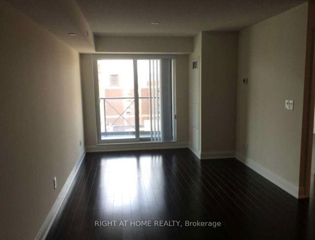 806 - 1 Uptown Drive