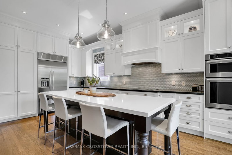 60 Baynards Lane, Richmond Hill, L4C 9B4 | Image 3