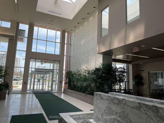 319 B - 9600 Yonge Street