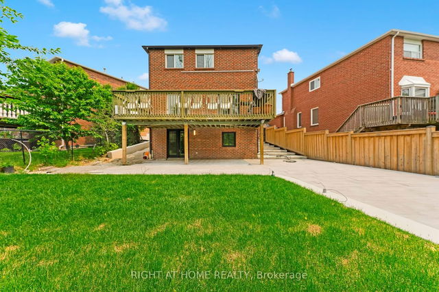 8 Blossom Court