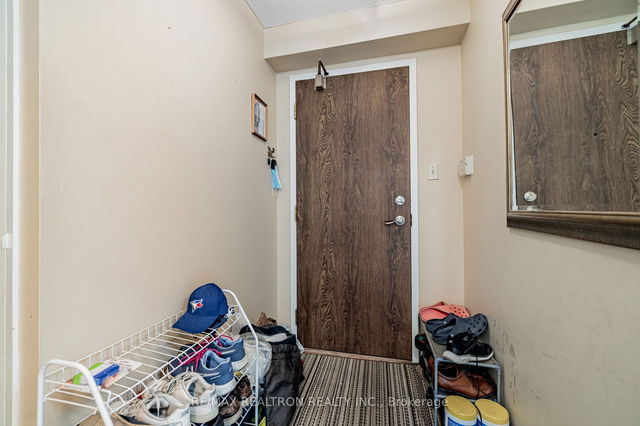 301 - 7440 Bathurst Street
