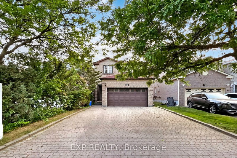 81 Stirling Cres, Markham, L3R 7J8 | Image 2