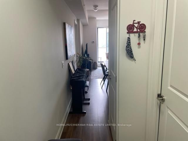 303 - 9618 Yonge St S, Richmond Hill, L4C 0X5 | Image 2