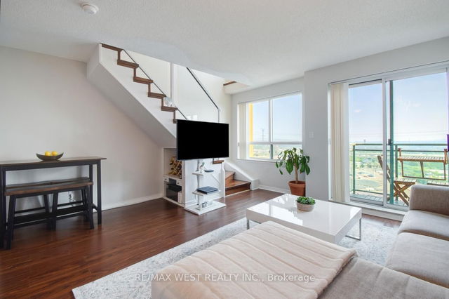 LPH19 - 39 Oneida Crescent