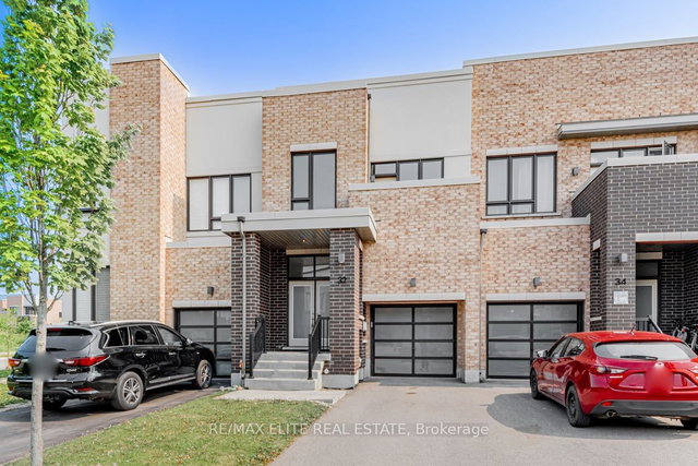 32 Denarius Crescent