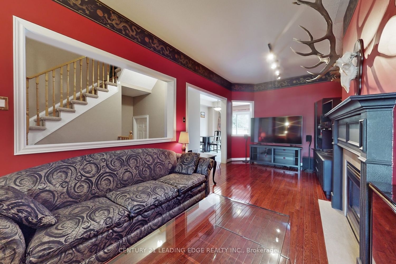 Listing Image 4
