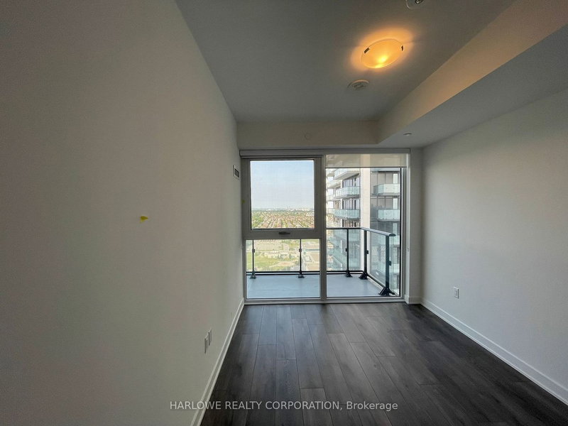 2307 - 95 Oneida Cres, Richmond Hill, L4B 0H5 | Image 2