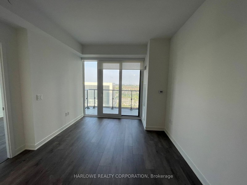 2307 - 95 Oneida Cres, Richmond Hill, L4B 0H5 | Image 3