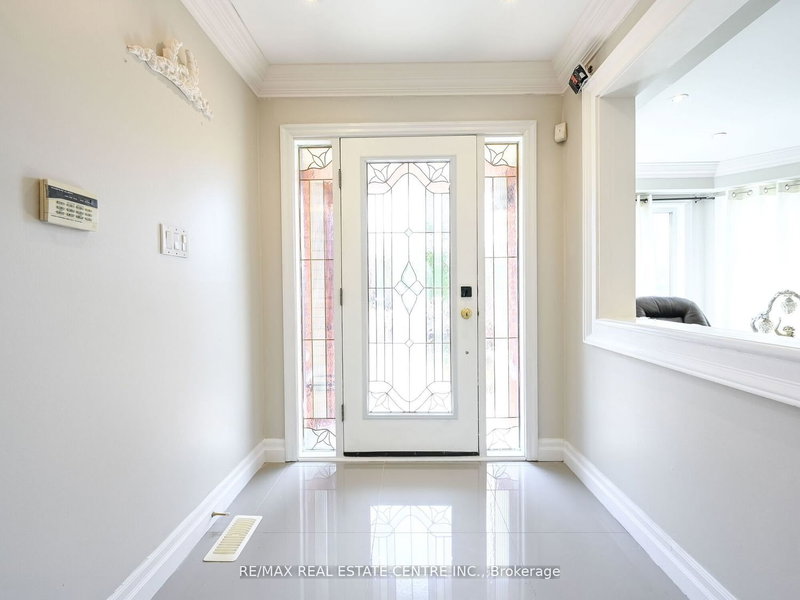 34 Royalpark Way, Vaughan, L4H 1J5 | Image 3