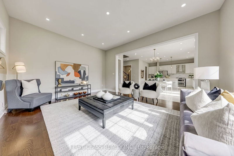 60 Match Point Crt, Aurora, L4G 3J1 | Image 2