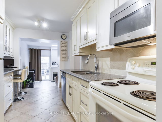 111 Green Bush Crescent