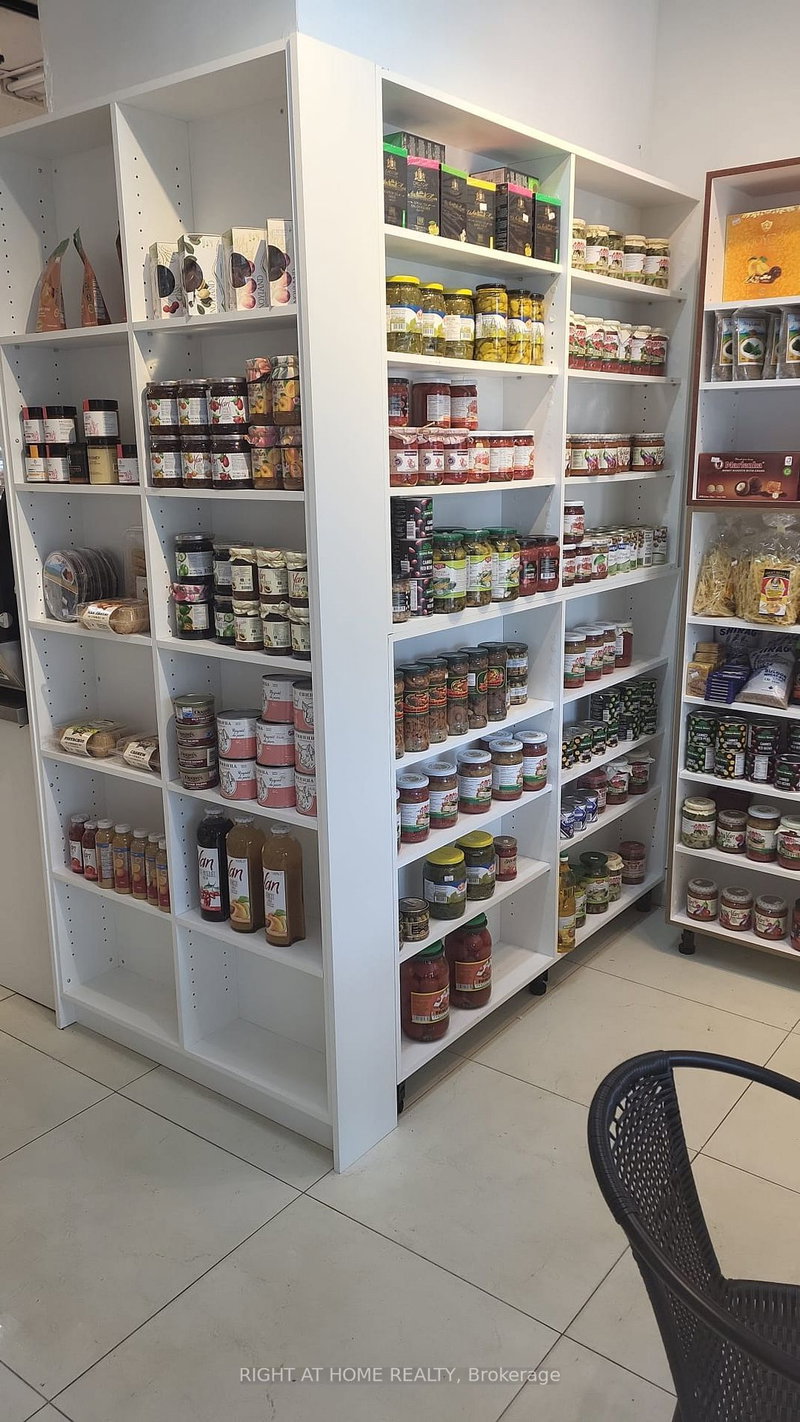 5D - 7398 Yonge St, Vaughan, L4J 1V8 | Image 2