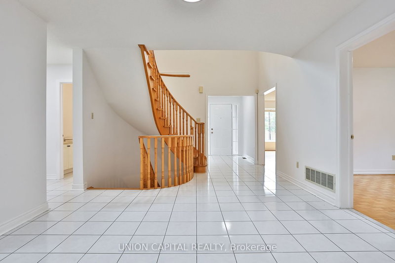 2247 Rodick Rd, Markham, L6C 1R1 | Image 2