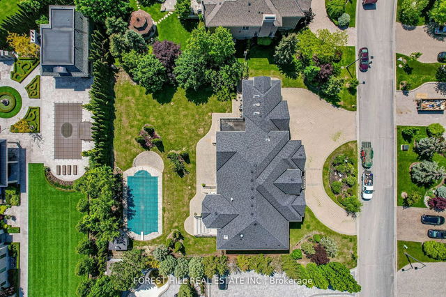 15 Muzich Place