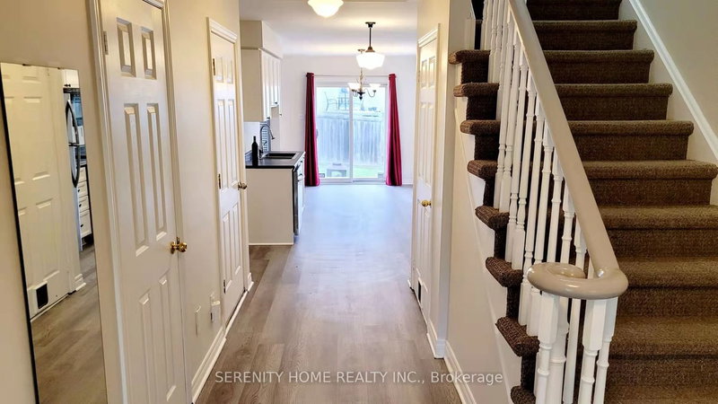 70 Reddenhurst Cres, Georgina, L4P 4G3 | Image 3