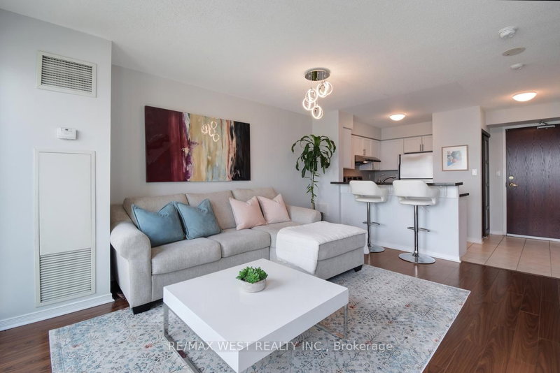 Lph19 - 39 Oneida Cres, Richmond Hill, L4B 4T9 | Image 3