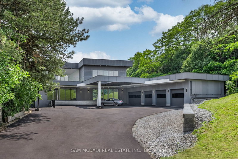 23 Hunters Glen Rd, Aurora, L4G 6W4 | Image 3