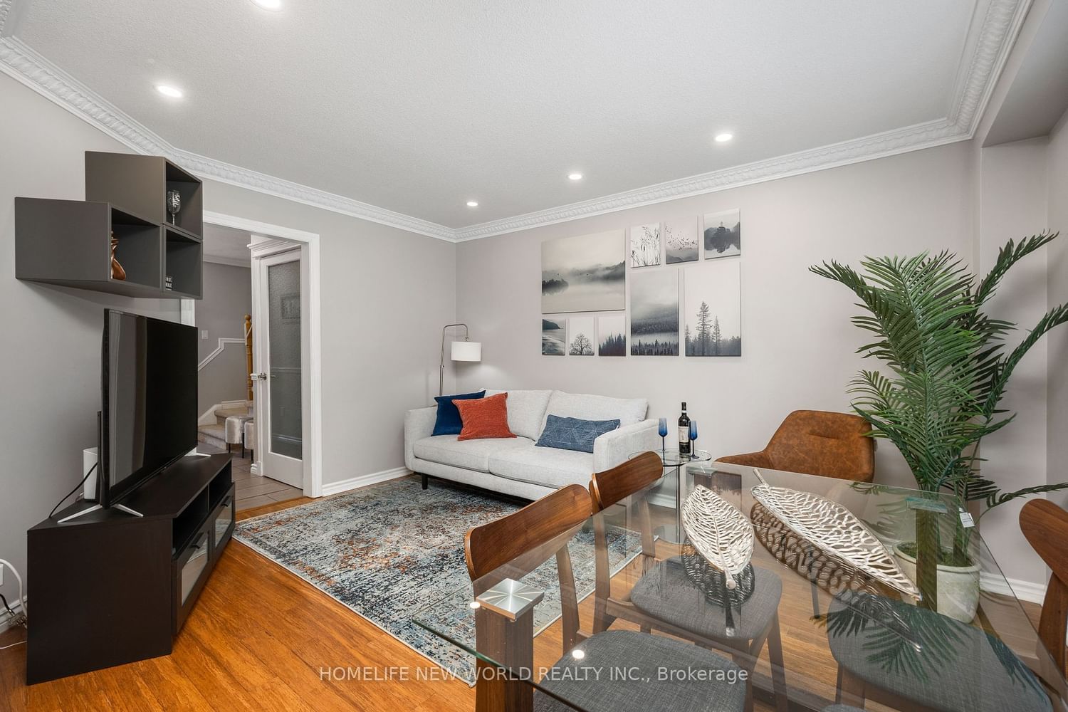 Listing Image 5