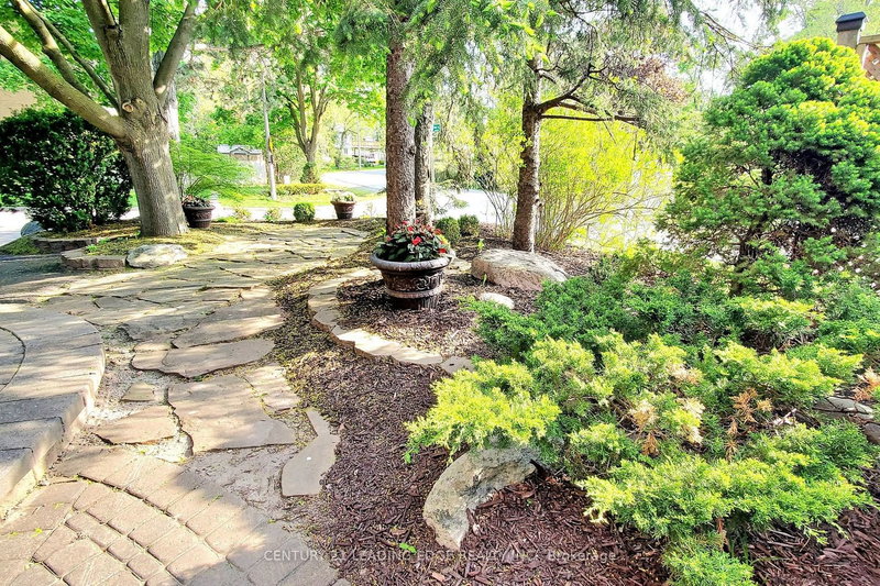 1 Sarah Jane Crt N, Markham, L3P 4A6 | Image 3