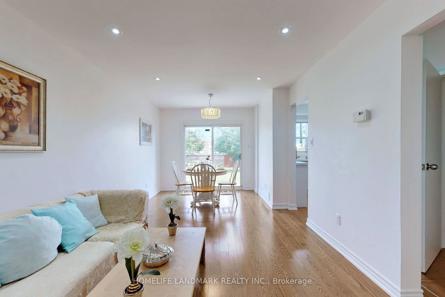 Listing Image 4