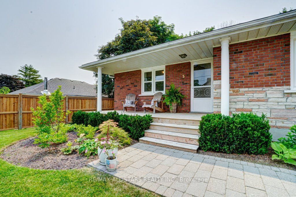 Listing Image 3