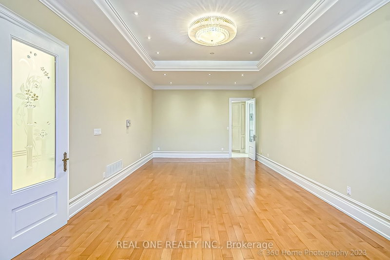 # Upper - 5 Long Hill Dr, Richmond Hill, L4E 3M5 | Image 3
